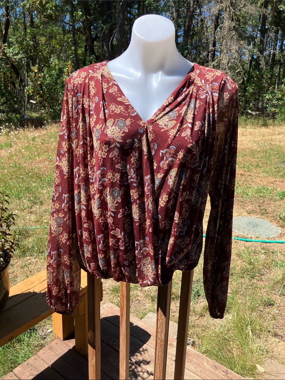 Daytrip nursing top with semi sheer sleeves Small